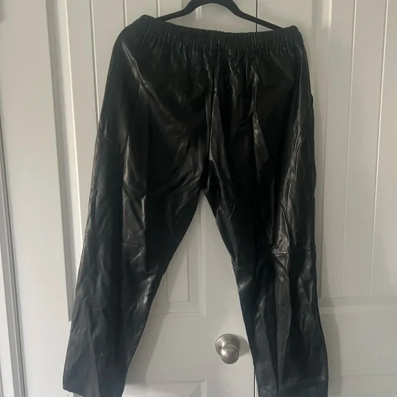 Laundry By Shelli Segal Black Faux Leather Joggers - Picture 4 of 4